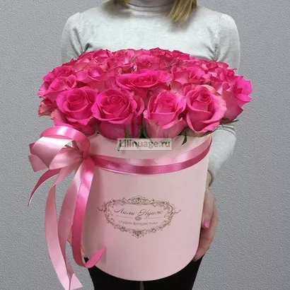 Розы малиновые в шляпной коробке. Цена – 7950 руб. Арт – 256 - №1