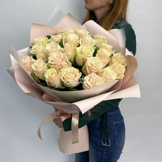 Розы «25 кремовых роз Талея» - фото 1