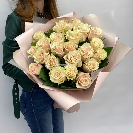 Розы «25 кремовых роз Талея» - фото 2