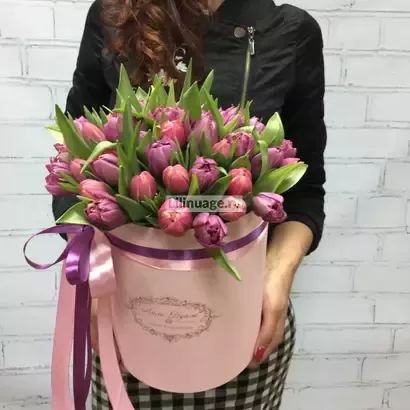 Тюльпаны в шляпной коробке "Макси". Цена – 15550 руб. Арт – 733 - №1