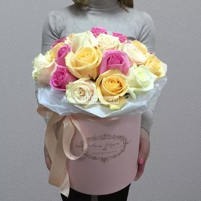 Розы в шляпной коробке  "Кружево". Цена – 7700 руб. Арт – 247 - №1
