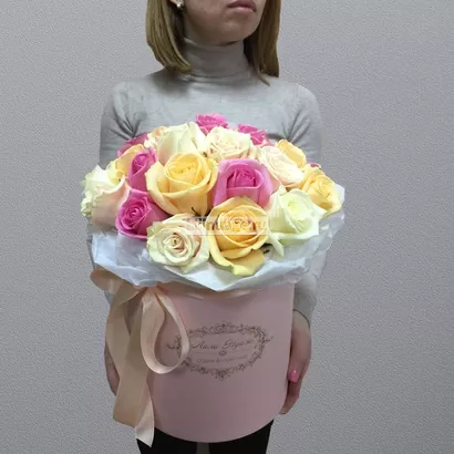 Розы в шляпной коробке  "Кружево". Цена – 7700 руб. Арт – 247 - №2