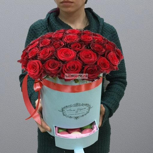 Букет красных роз в коробке Luxury. Цена – 8600 руб. Арт – 464 - №1
