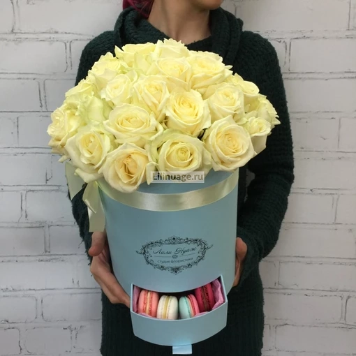 Белые розы в шляпной коробке "Luxury". Цена – 8600 руб. Арт – 465 - №1