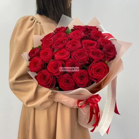 Розы «25 красных роз Ред Наоми» - фото 1