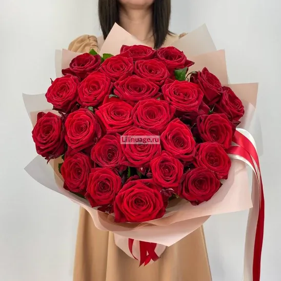 Розы «25 красных роз Ред Наоми» - фото 2