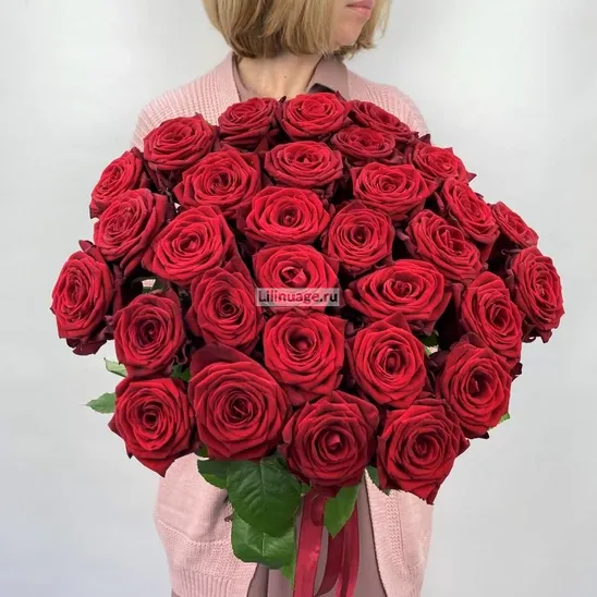 Розы «35  красных роз Ред Наоми» - фото 1