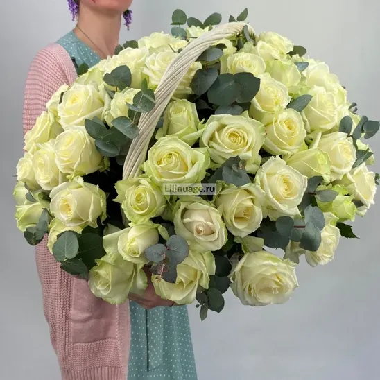 Корзины с цветами «101 белая роза в корзине» - фото 2
