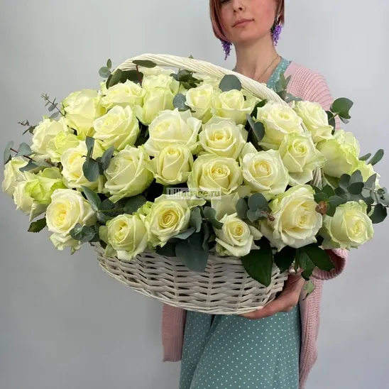 Корзины с цветами «101 белая роза в корзине» - фото 1