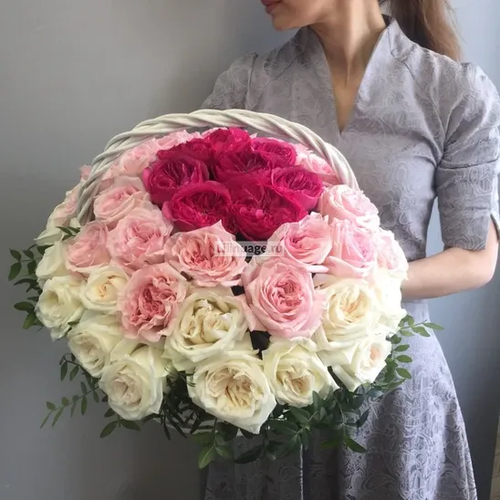 Корзины с цветами «Пионовидные розы в корзине» - фото 3