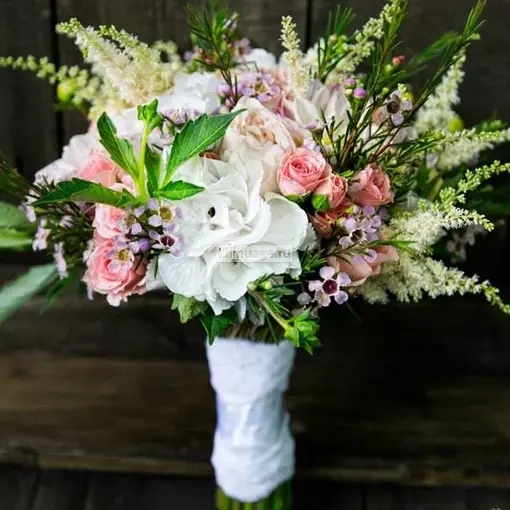 Букет невесты из гортенции,роз и астильбы "Всплеск". Цена – 7680 руб. Арт – 583