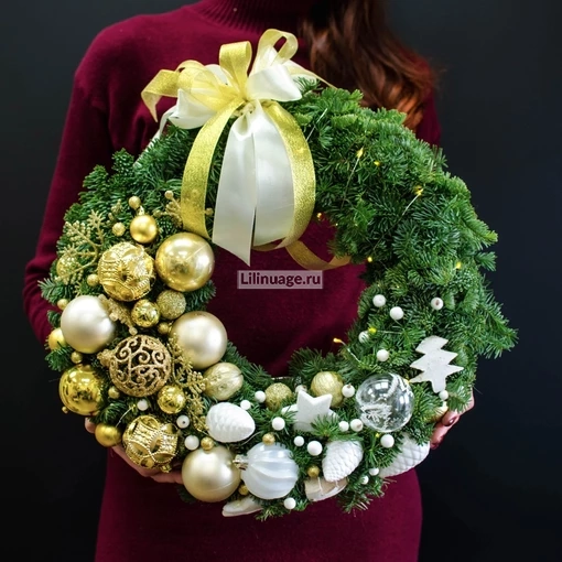 Рождественский венок «Бело-Золотой». Цена – 5800 руб. Арт – 990