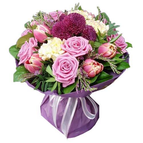 Букет цветов из роз и тюльпанов фото